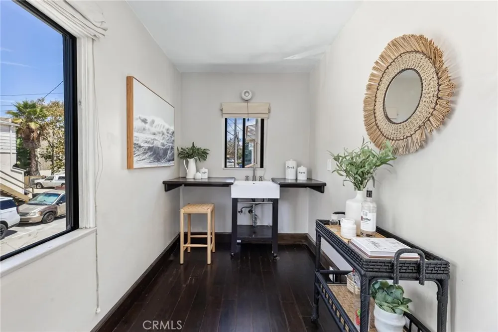 405 10th Street Manhattan Beach, CA 90266
