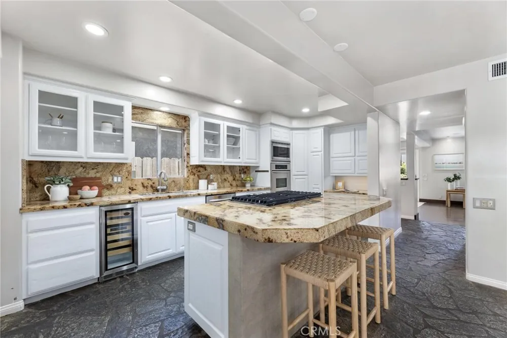 405 10th Street Manhattan Beach, CA 90266
