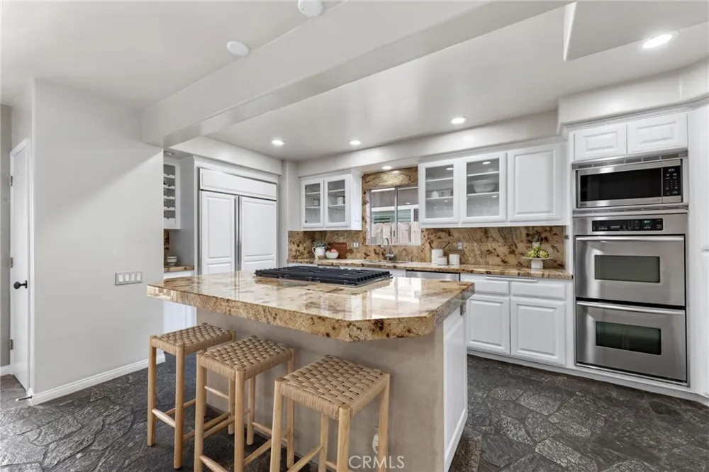 405 10th Street Manhattan Beach, CA 90266