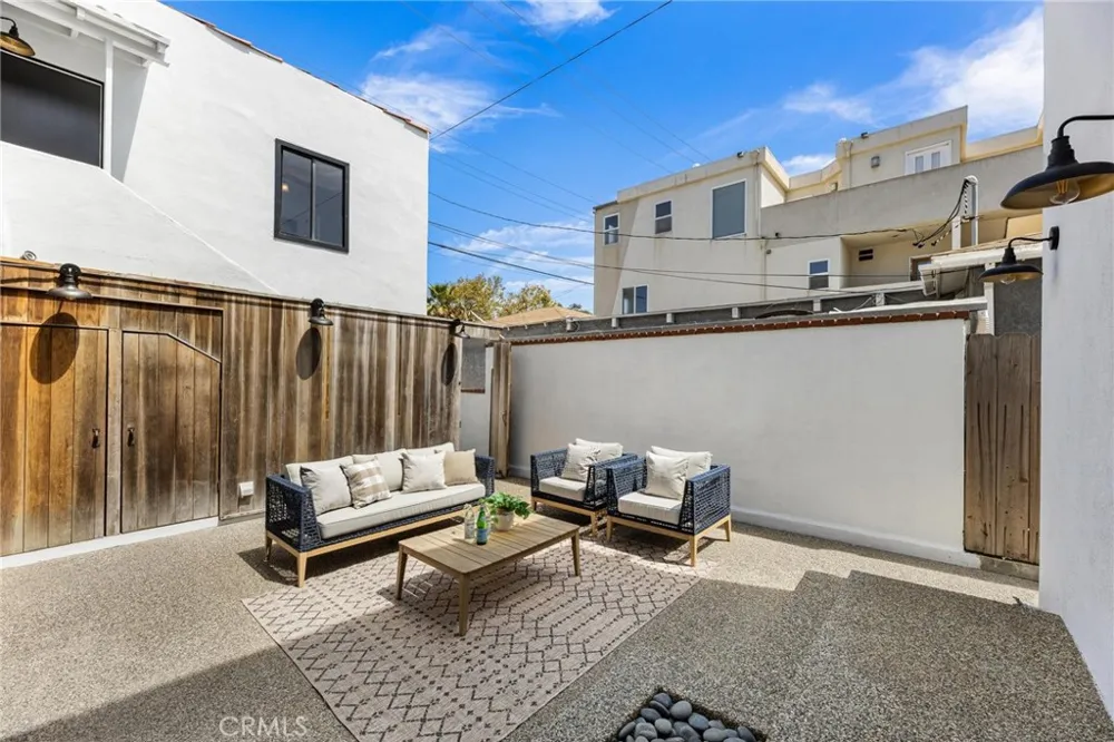 405 10th Street Manhattan Beach, CA 90266