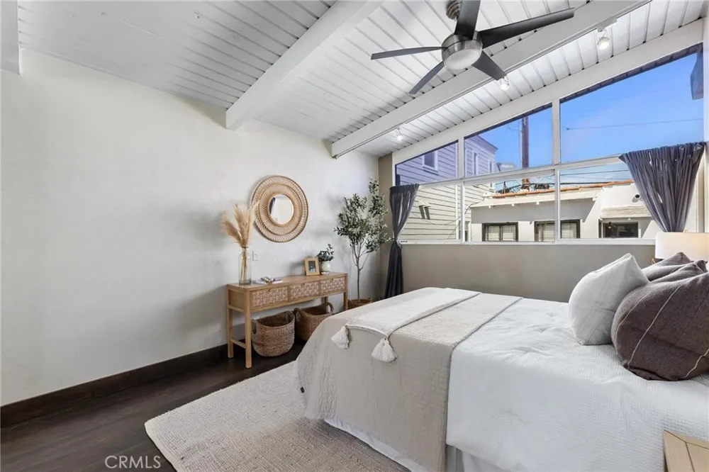 405 10th Street Manhattan Beach, CA 90266