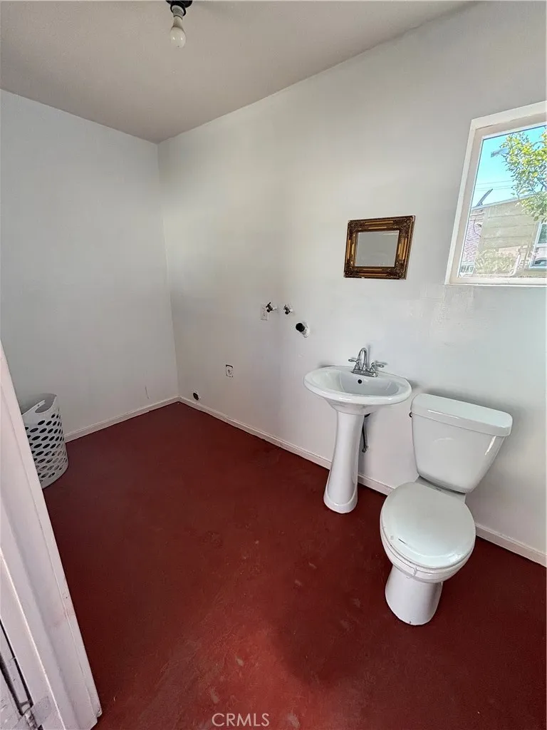 242 E M Colton, CA 92324