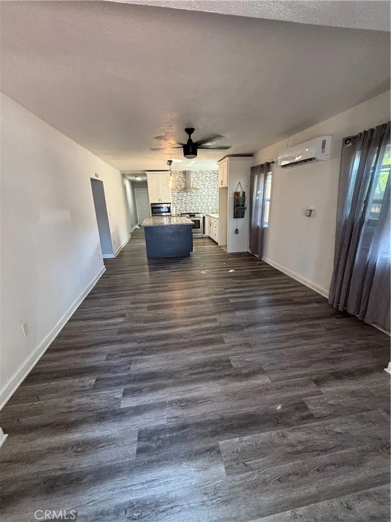 242 E M Colton, CA 92324