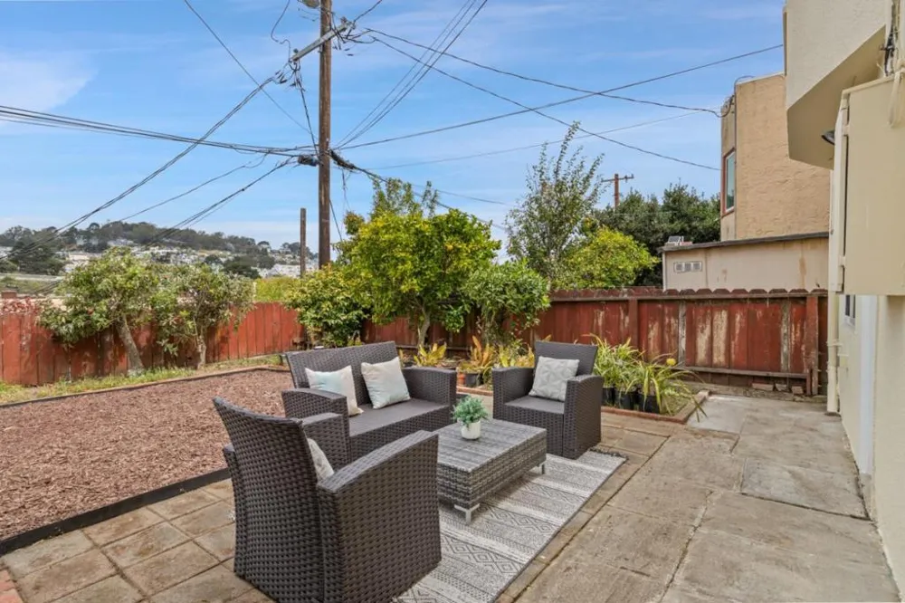 60 Camellia Avenue San Francisco, CA 94112