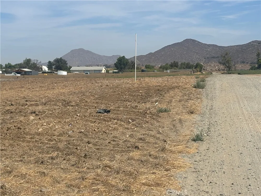 35 Beeler Road Winchester, CA 92596