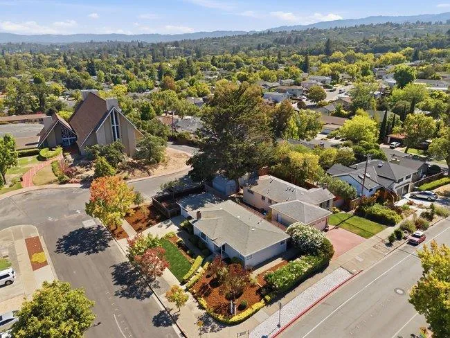 2310 Euclid Avenue Redwood City, CA 94061