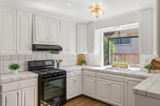 2310 Euclid Avenue Redwood City, CA 94061