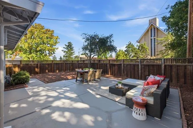 2310 Euclid Avenue Redwood City, CA 94061