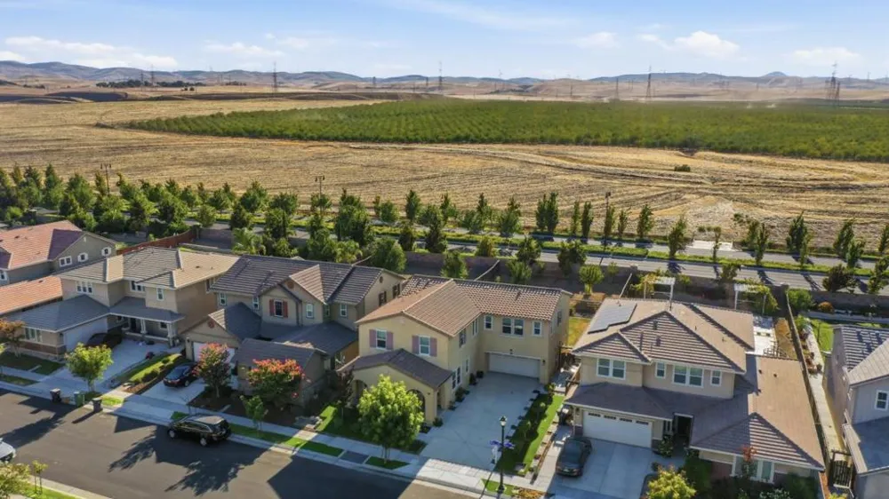 1307 S Hart Drive Mountain House, CA 95391