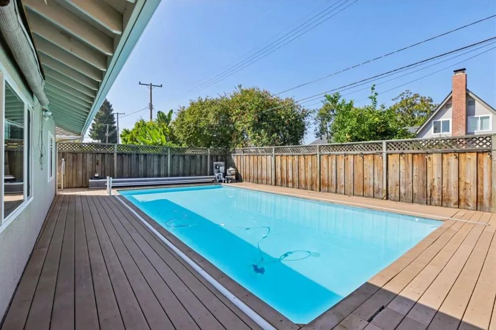 716 Fairlane Avenue Santa Clara, CA 95051