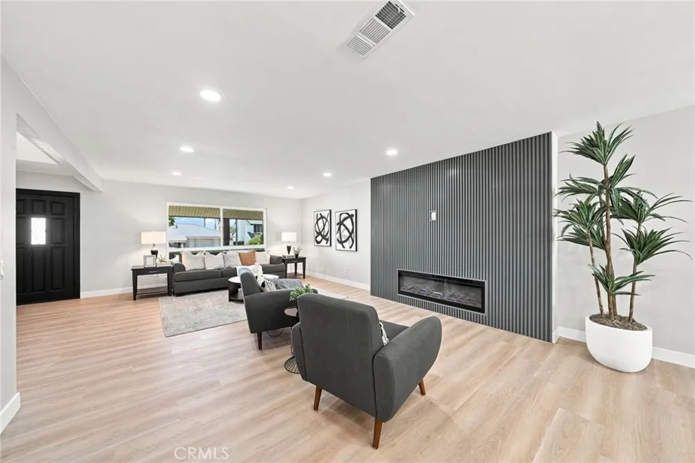 633 Dorothy Fullerton, CA 92831