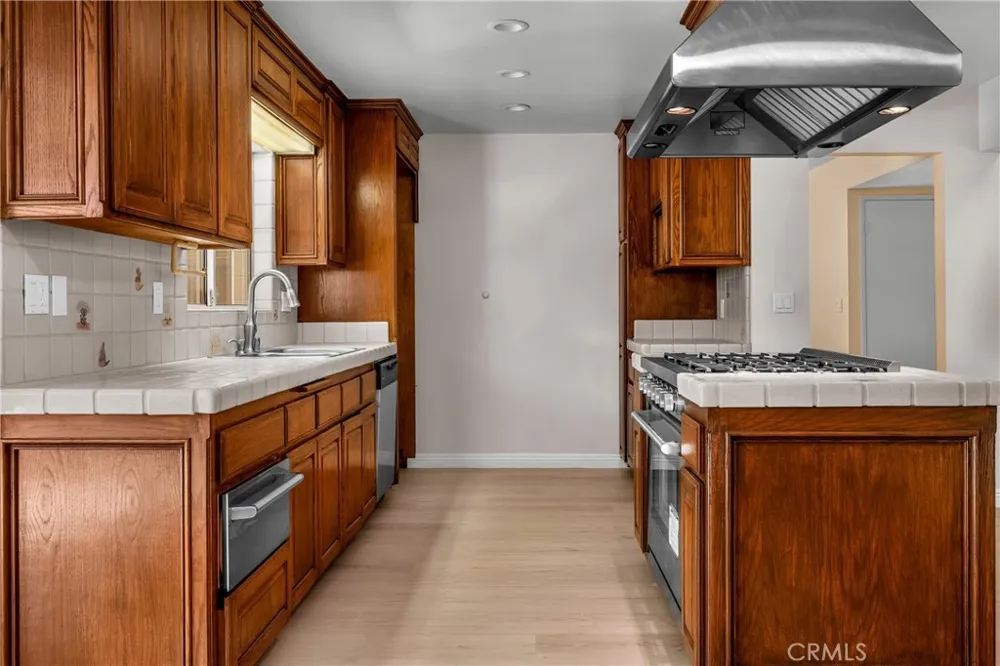 1913 240th Lomita, CA 90717