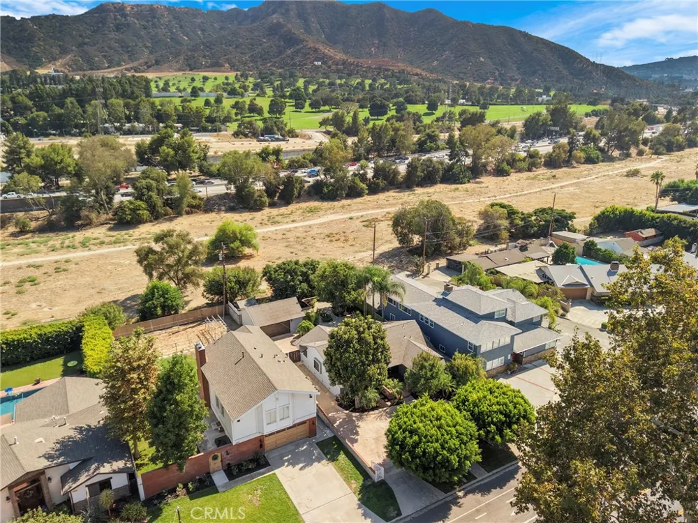 1812 W Riverside Burbank, CA 91506