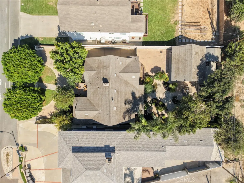 1812 W Riverside Burbank, CA 91506