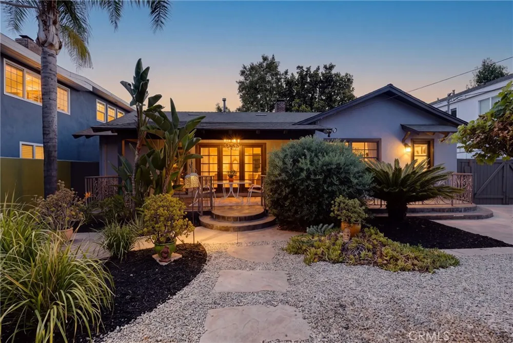 1812 W Riverside Burbank, CA 91506