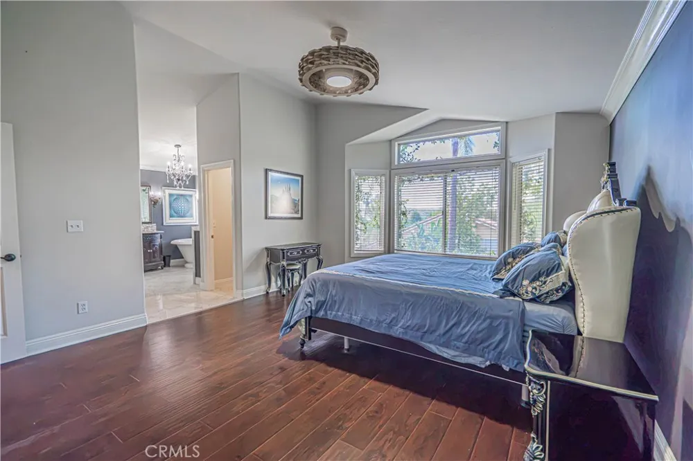21720 Don Gee Court Saugus, CA 91350