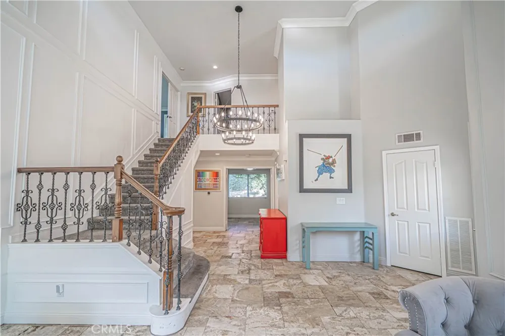 21720 Don Gee Court Saugus, CA 91350