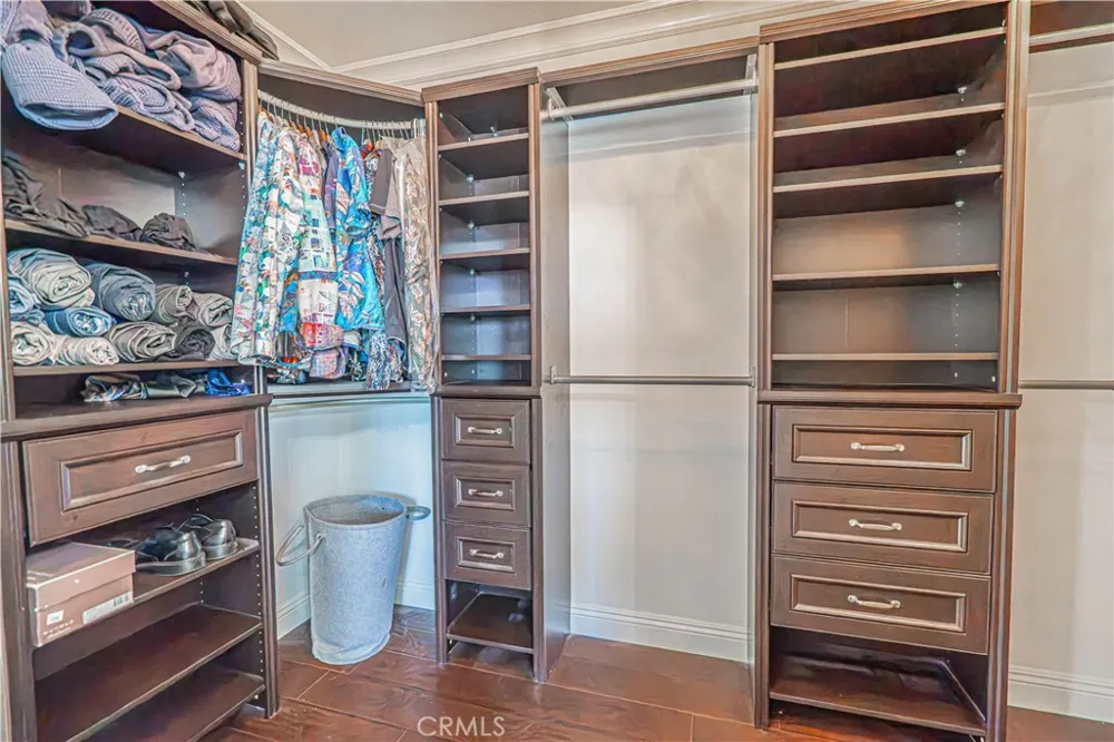 21720 Don Gee Court Saugus, CA 91350