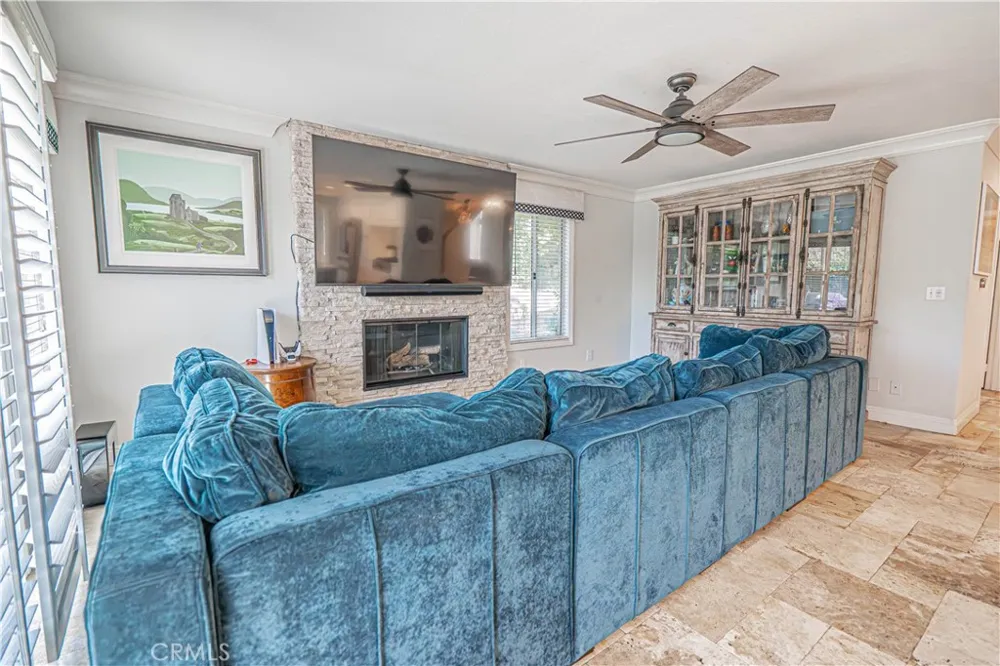 21720 Don Gee Court Saugus, CA 91350