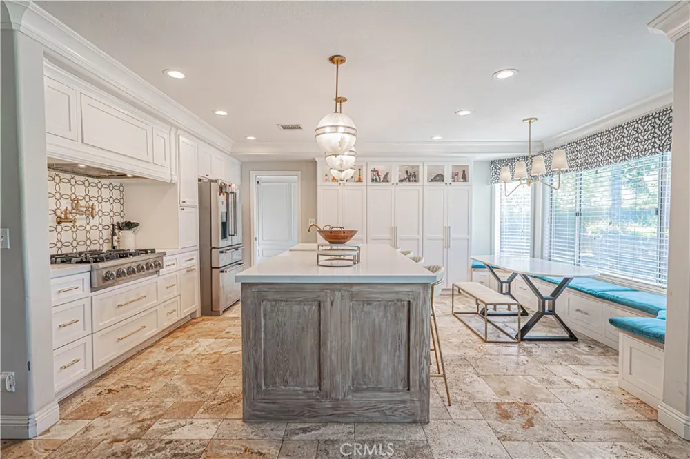 21720 Don Gee Court Saugus, CA 91350