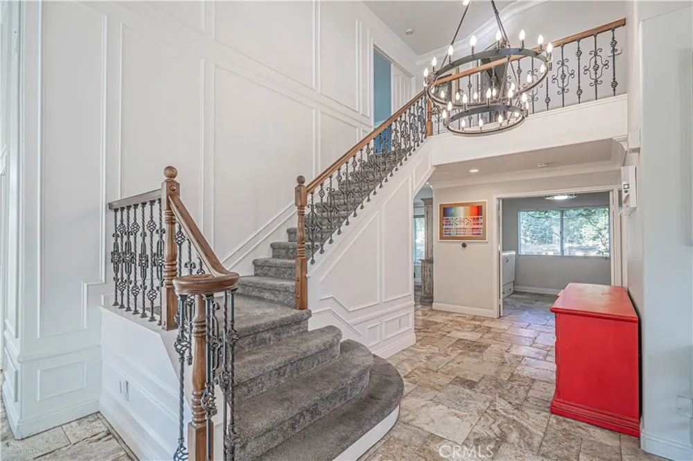 21720 Don Gee Court Saugus, CA 91350