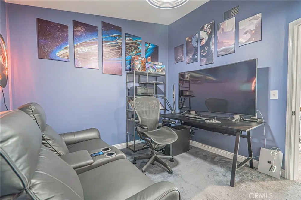 21720 Don Gee Court Saugus, CA 91350