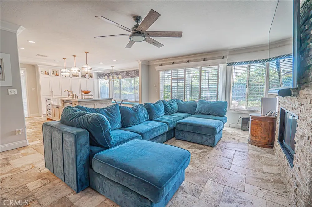 21720 Don Gee Court Saugus, CA 91350