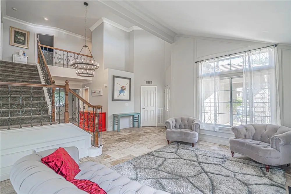 21720 Don Gee Court Saugus, CA 91350