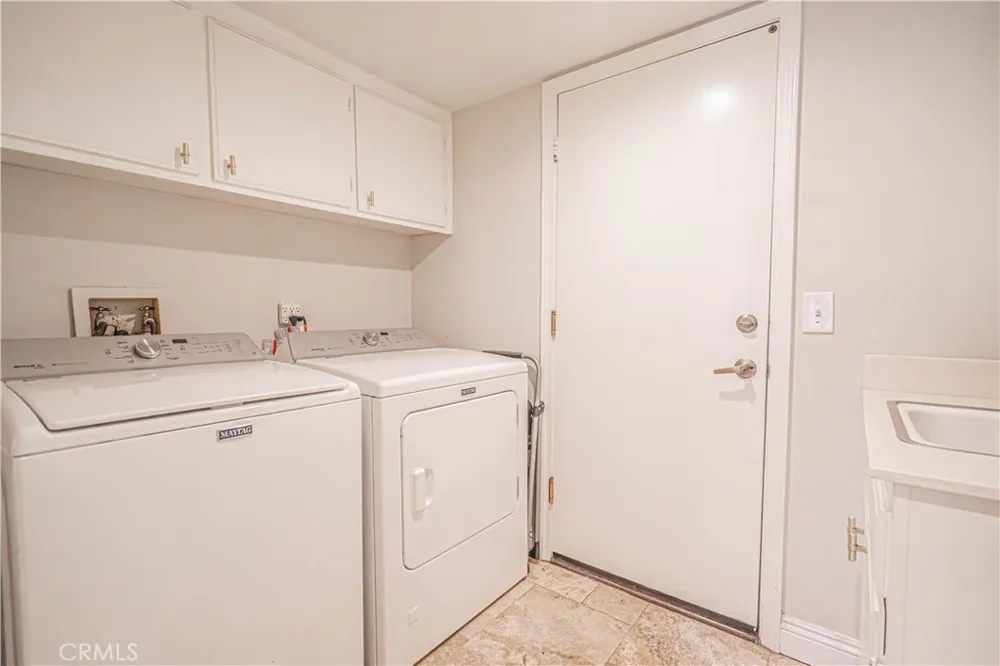 21720 Don Gee Court Saugus, CA 91350