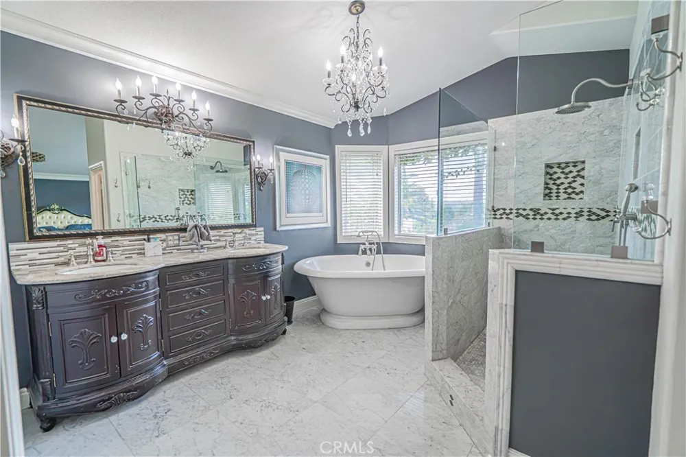 21720 Don Gee Court Saugus, CA 91350