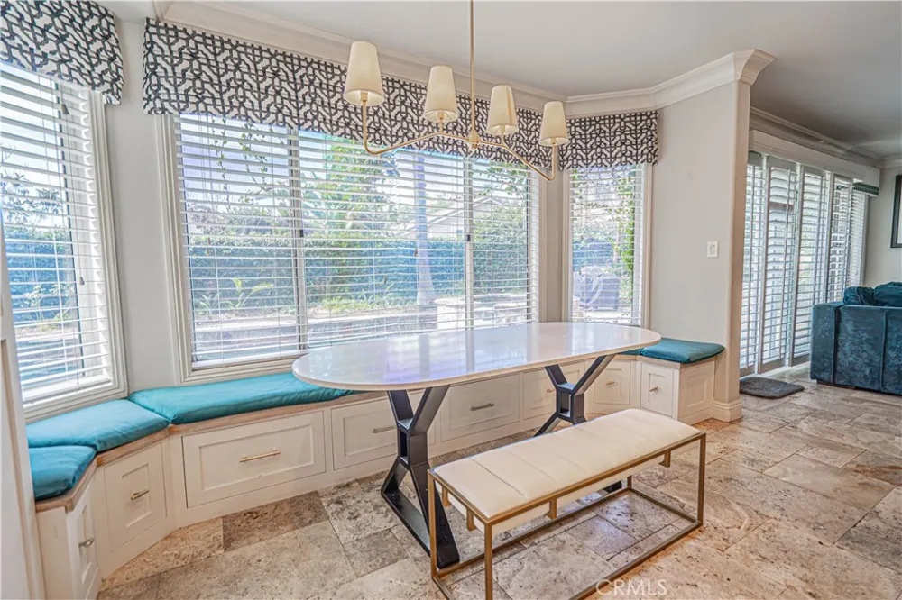 21720 Don Gee Court Saugus, CA 91350