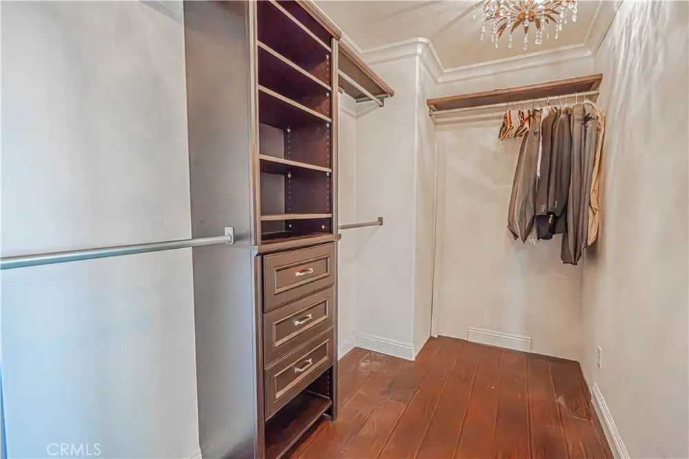 21720 Don Gee Court Saugus, CA 91350