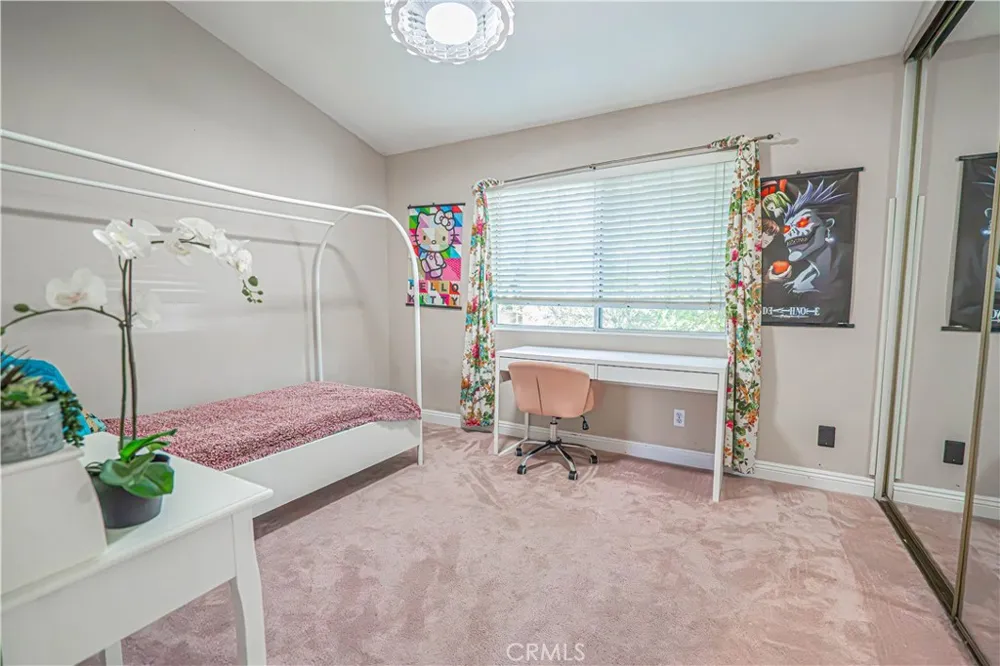 21720 Don Gee Court Saugus, CA 91350