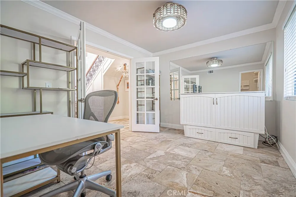 21720 Don Gee Court Saugus, CA 91350