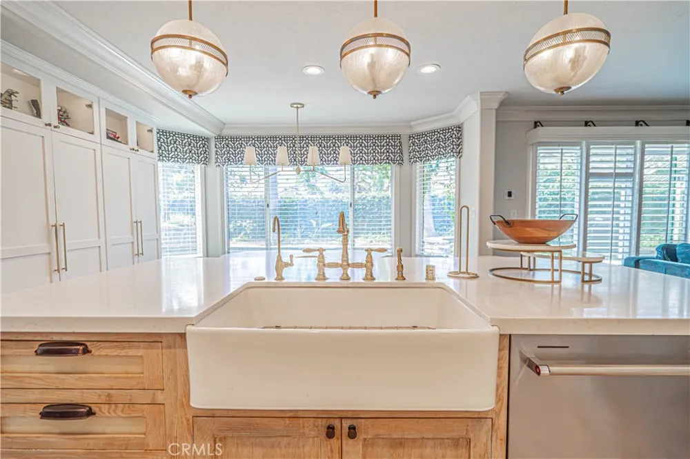 21720 Don Gee Court Saugus, CA 91350