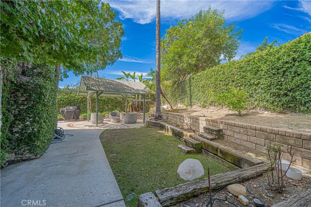 21720 Don Gee Court Saugus, CA 91350