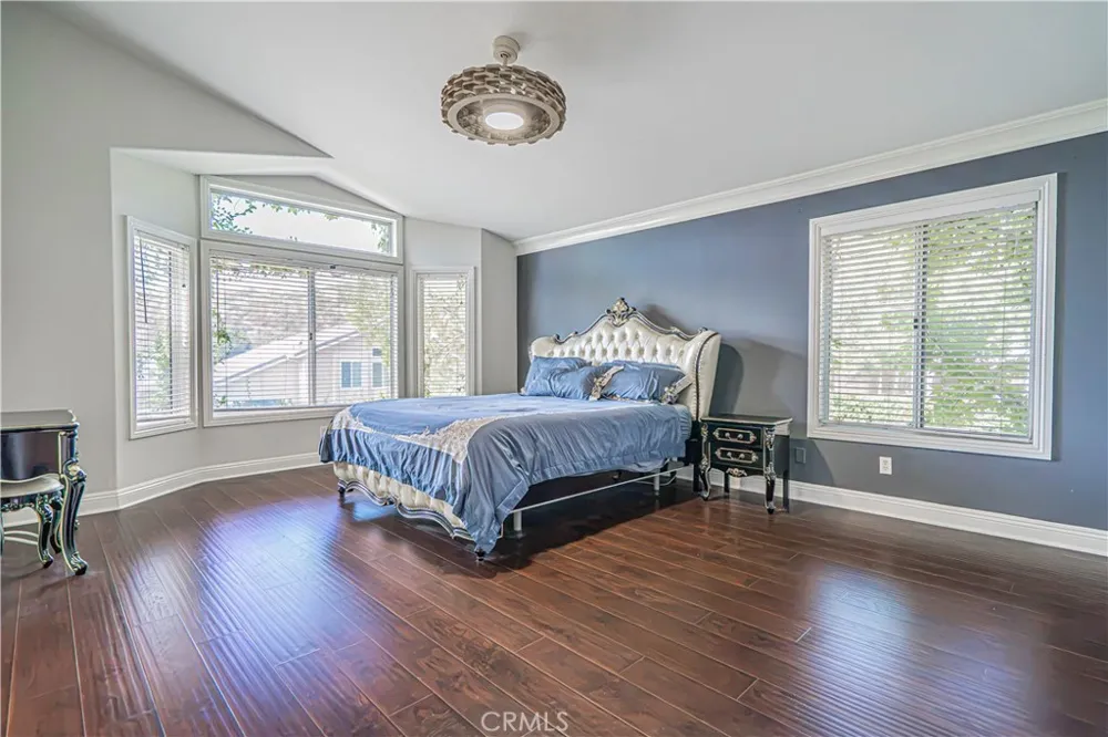 21720 Don Gee Court Saugus, CA 91350