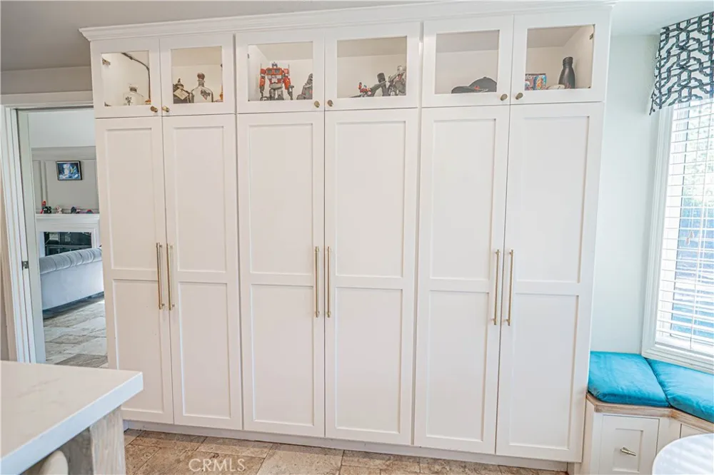 21720 Don Gee Court Saugus, CA 91350