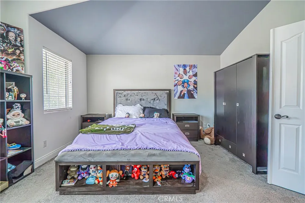 21720 Don Gee Court Saugus, CA 91350