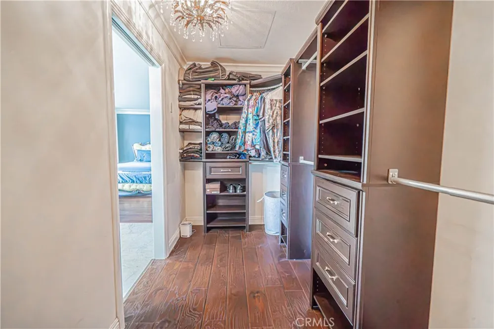 21720 Don Gee Court Saugus, CA 91350