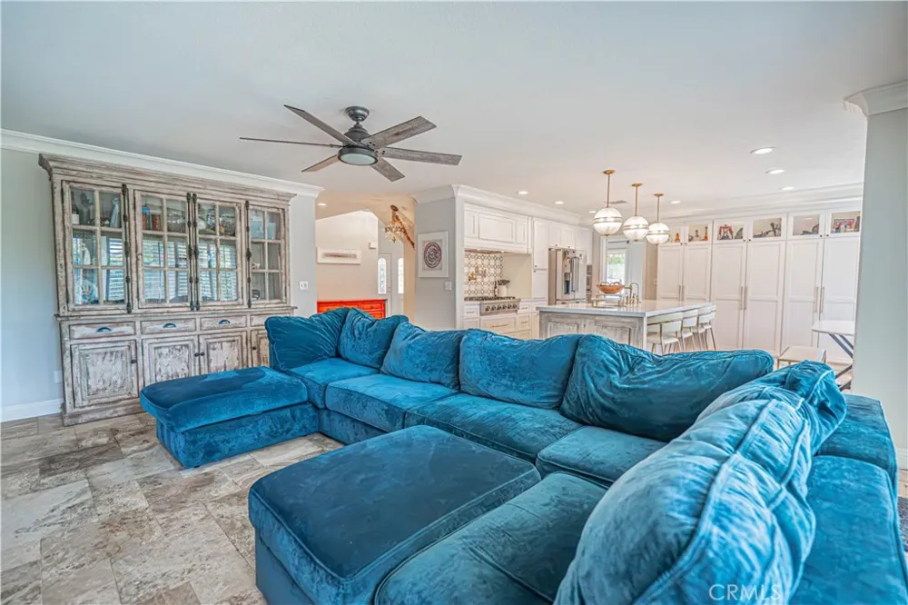 21720 Don Gee Court Saugus, CA 91350