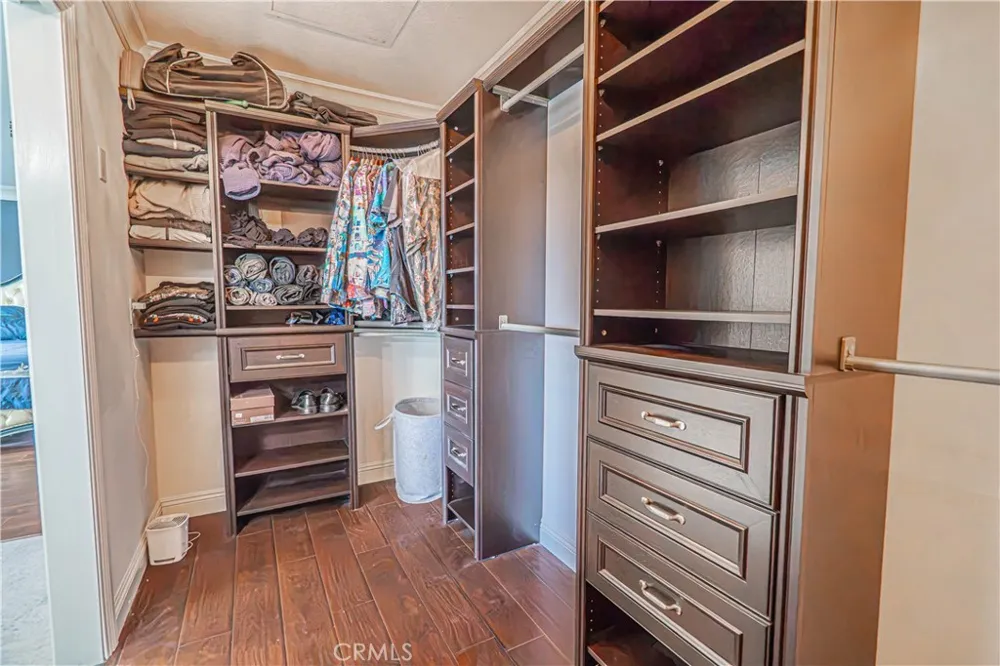 21720 Don Gee Court Saugus, CA 91350