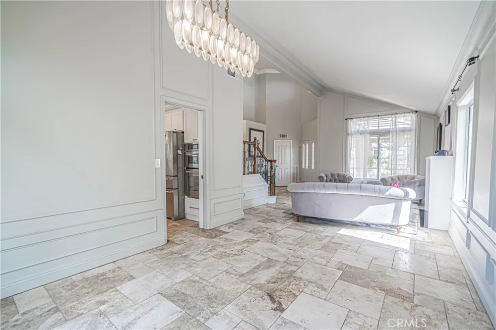 21720 Don Gee Court Saugus, CA 91350