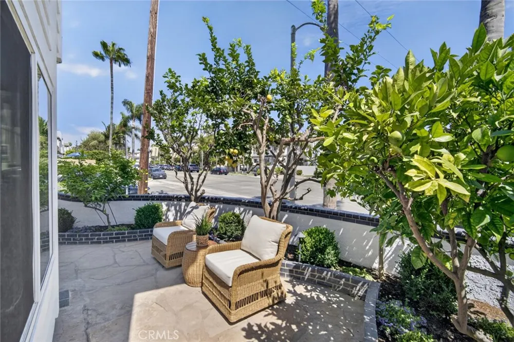 427 21st Street Huntington Beach, CA 92648