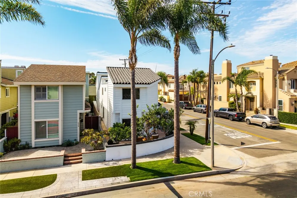 427 21st Street Huntington Beach, CA 92648