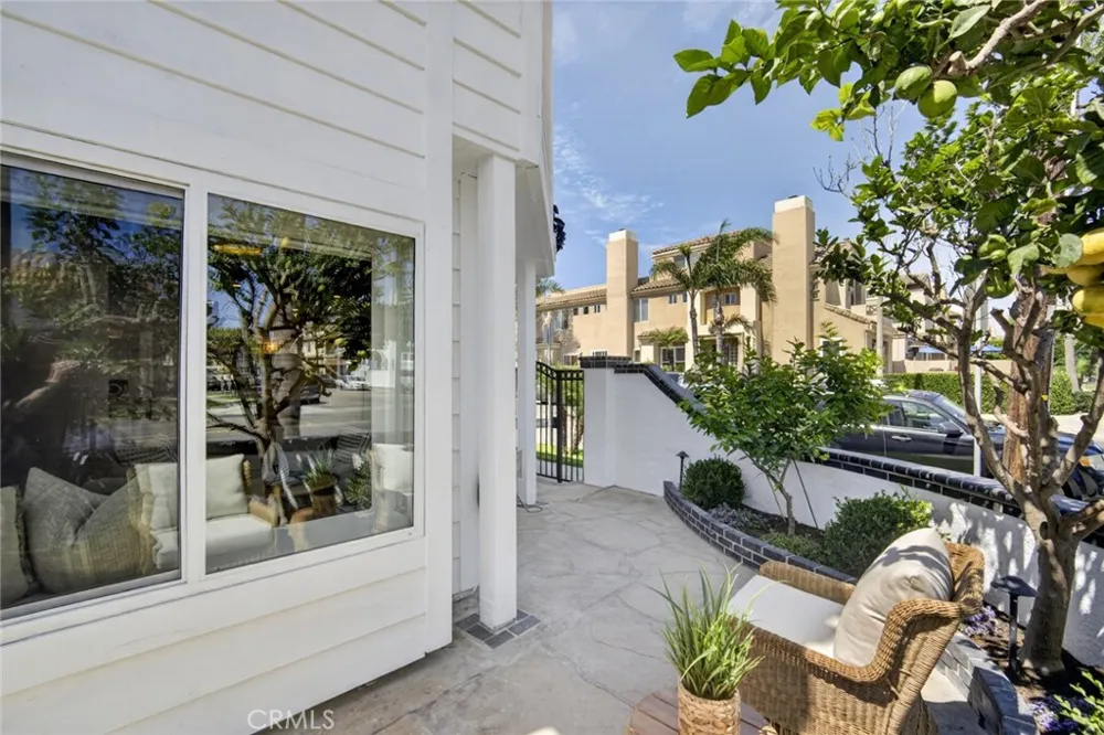 427 21st Street Huntington Beach, CA 92648