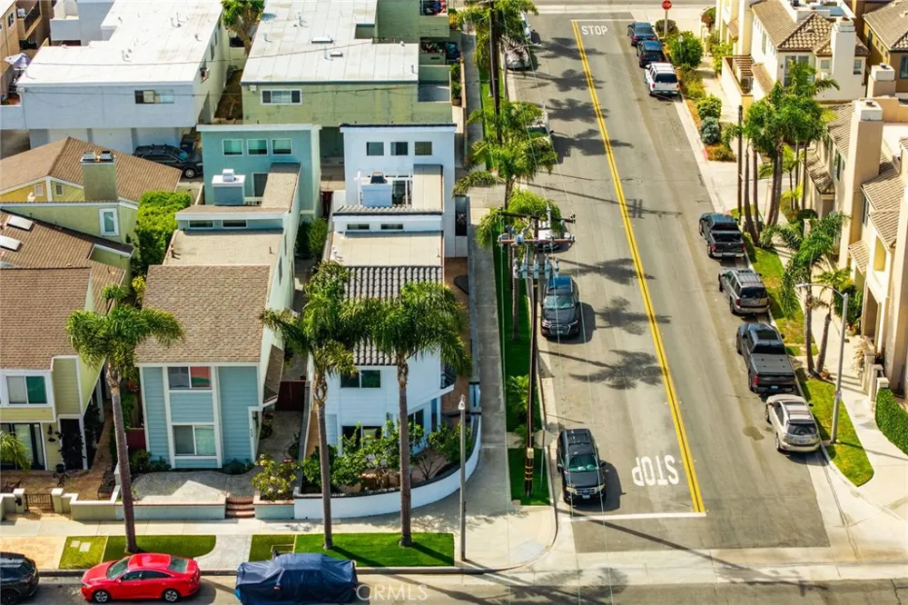427 21st Street Huntington Beach, CA 92648