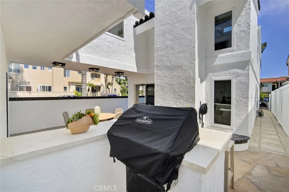 427 21st Street Huntington Beach, CA 92648