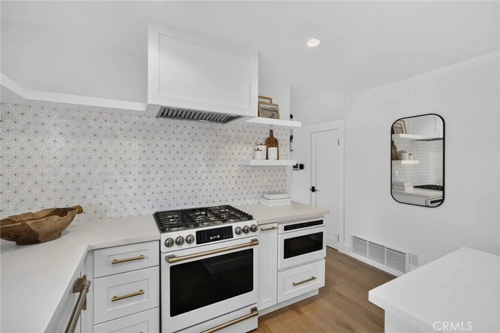427 21st Street Huntington Beach, CA 92648