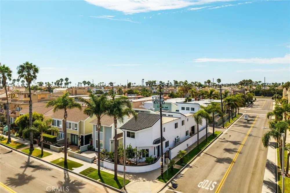 427 21st Street Huntington Beach, CA 92648